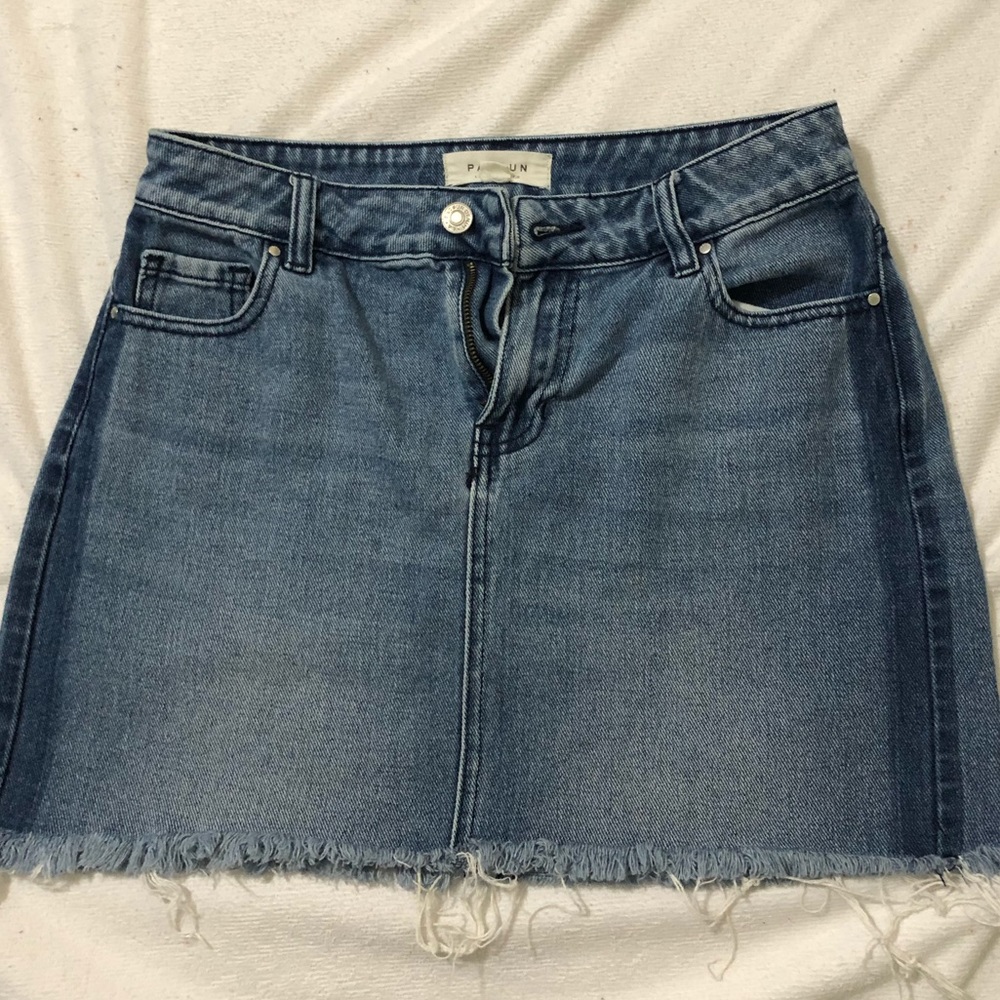 Pacsun Jean skirt in brand new condition, size 25!!!